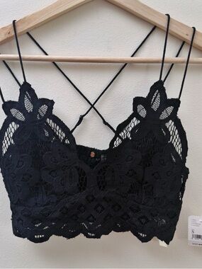 Lace Floral Crochet Bralette in Black